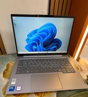 New Laptop Lenovo Thinkbook 14 16GB Intel Core 5 SSD 512GB