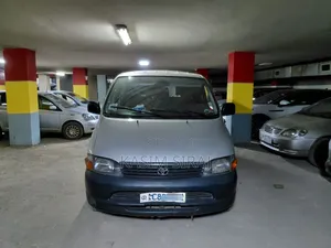 Toyota HiAce 2005 Silver
