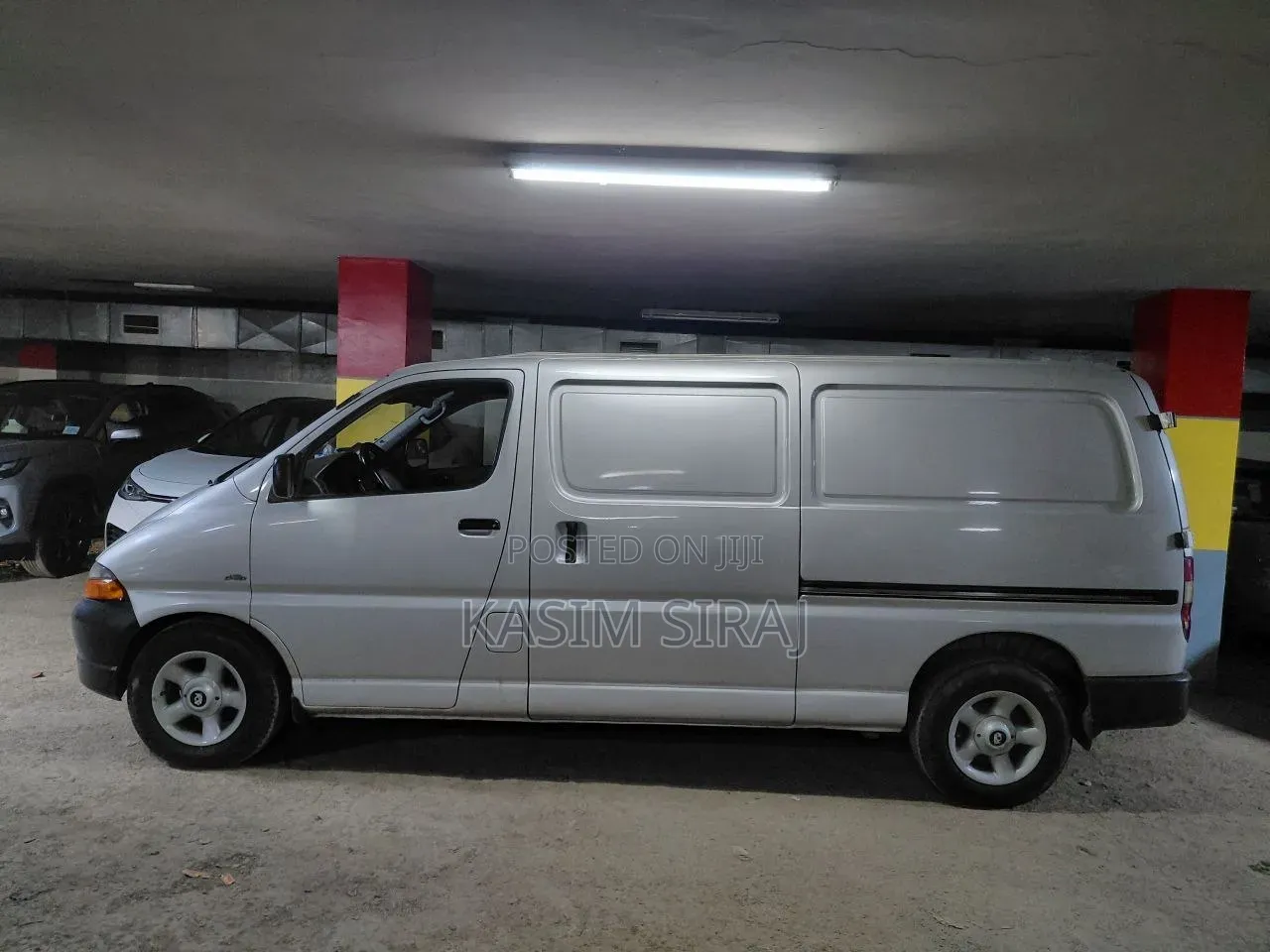 Toyota HiAce 2005 Silver