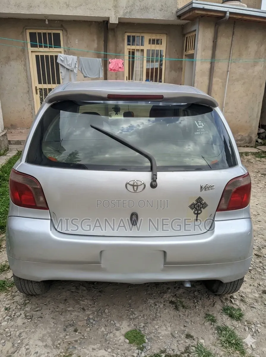 Toyota Vitz 1.0 FWD 5dr 2001 Silver