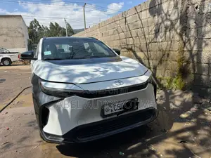 Toyota bZ4X 71.4 kWh FWD 2022 White