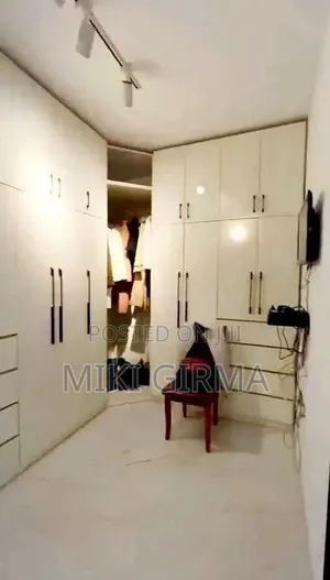 8bdrm Townhouse/Terrace in ሰሚት, Bole for sale