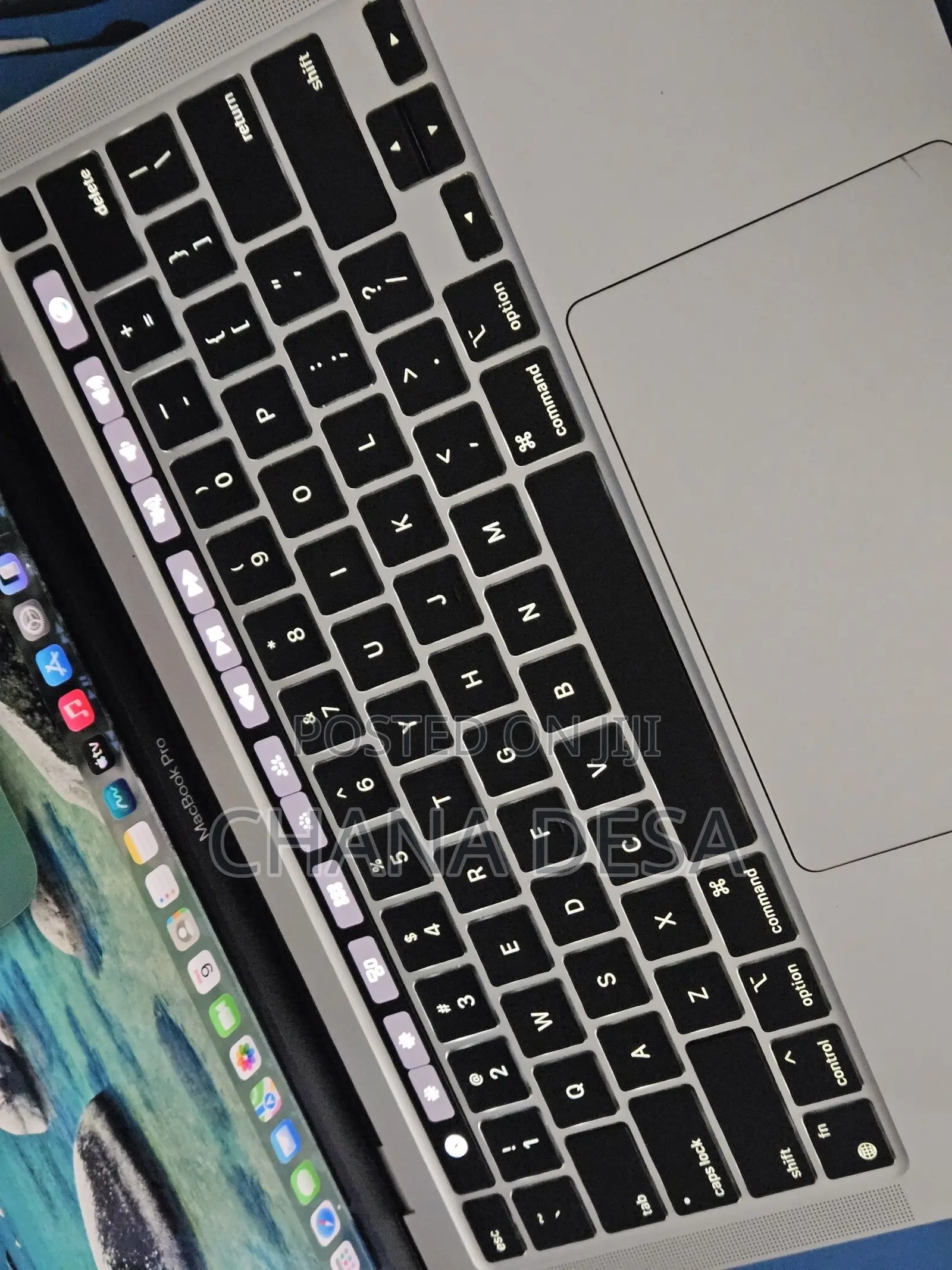 New Laptop Apple MacBook Pro 2022 M2 8GB Apple M2 SSD 256GB