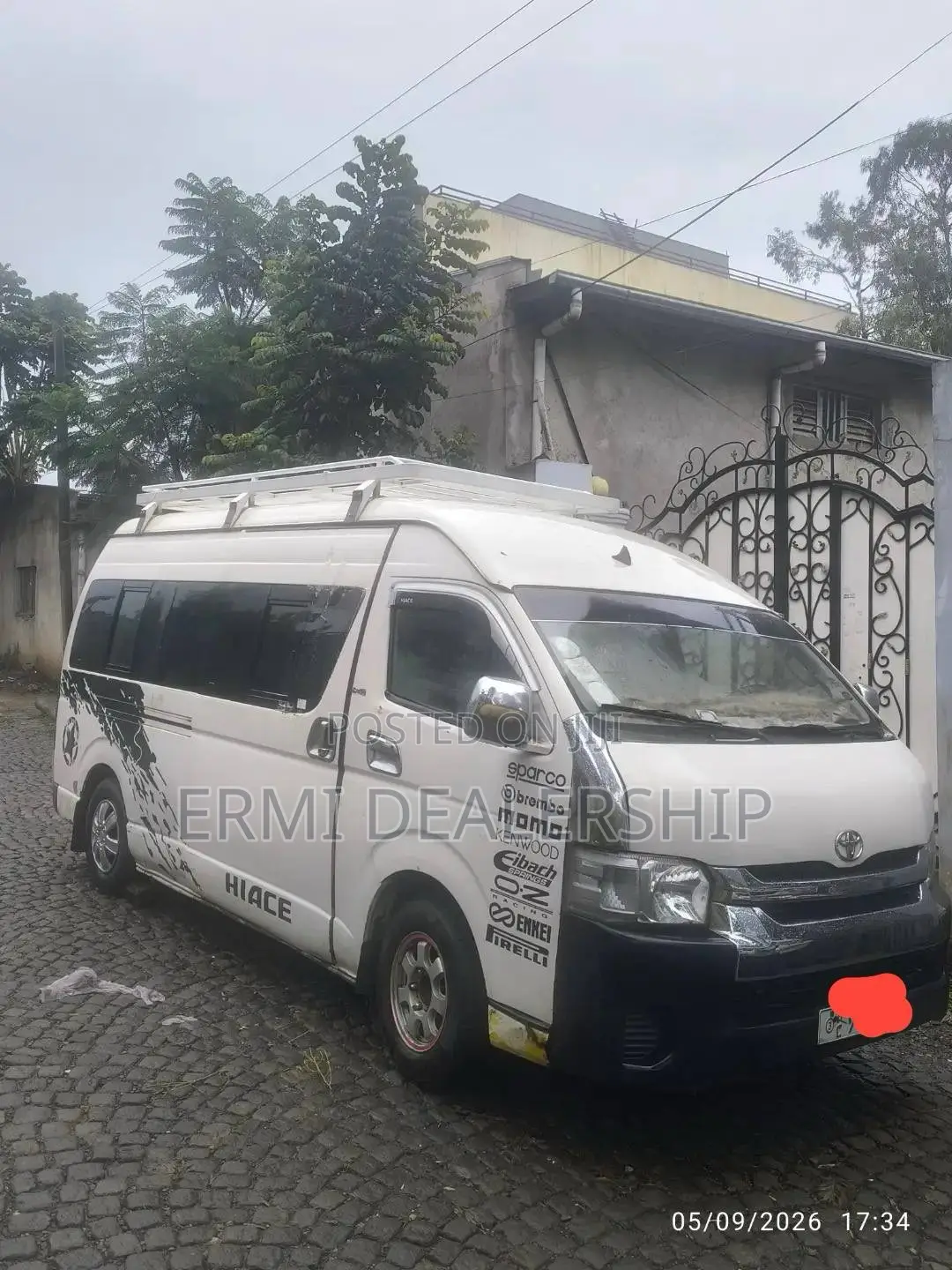 Toyota HiAce 2010 White