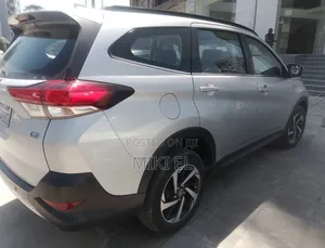 Toyota Rush 2023 Silver