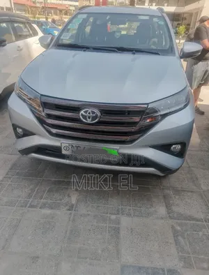 Toyota Rush 2023 Silver