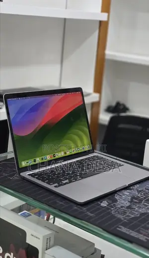 New Laptop Apple MacBook Pro 2021 M1 8GB Apple M1 Pro SSD 512GB