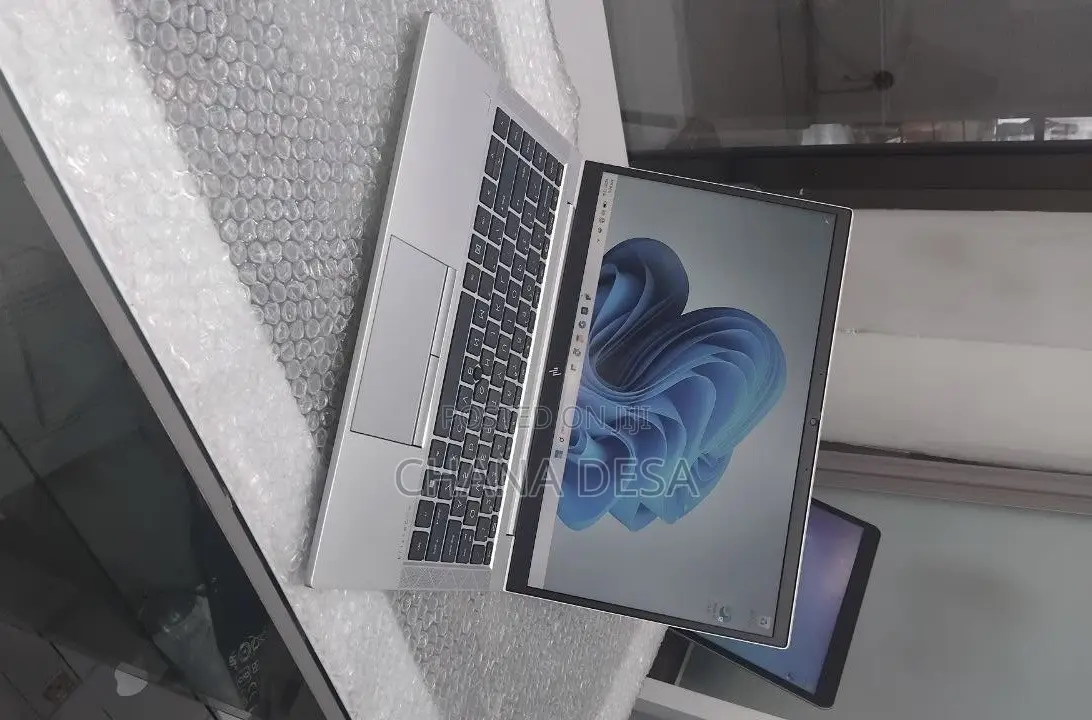 New Laptop HP EliteBook 840 G8 16GB AMD Ryzen 5 SSD 512GB