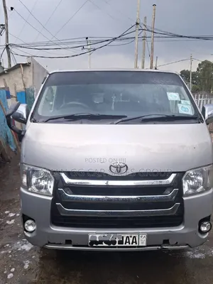Toyota HiAce 2017 Silver