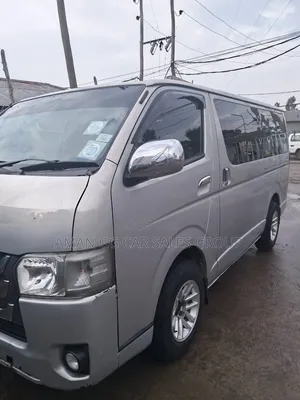 Toyota HiAce 2017 Silver
