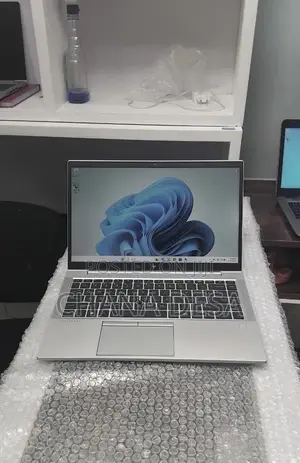 New Laptop HP EliteBook 840 G8 16GB AMD Ryzen 5 SSD 512GB