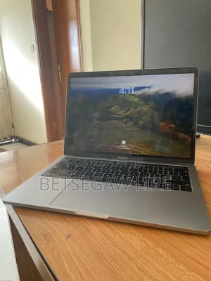Laptop Apple MacBook Pro 2018 8GB Intel Core i5 SSD 512GB