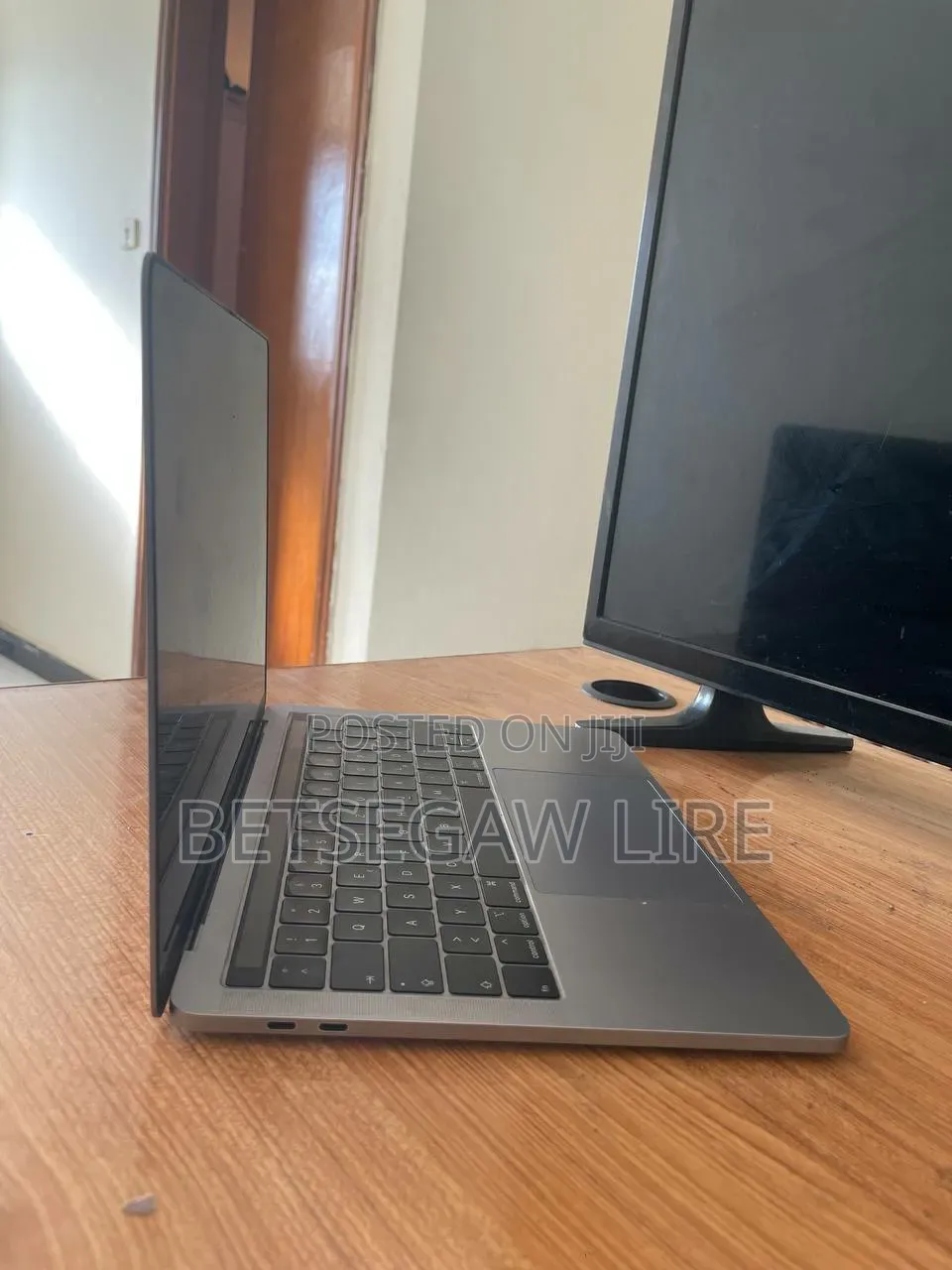 Laptop Apple MacBook Pro 2018 8GB Intel Core i5 SSD 512GB