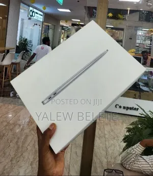 New Laptop Apple MacBook Air 2020 M1 8GB Apple M1 SSD 256GB