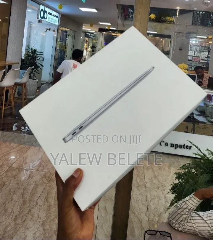 New Laptop Apple MacBook Air 2020 M1 8GB Apple M1 SSD 256GB
