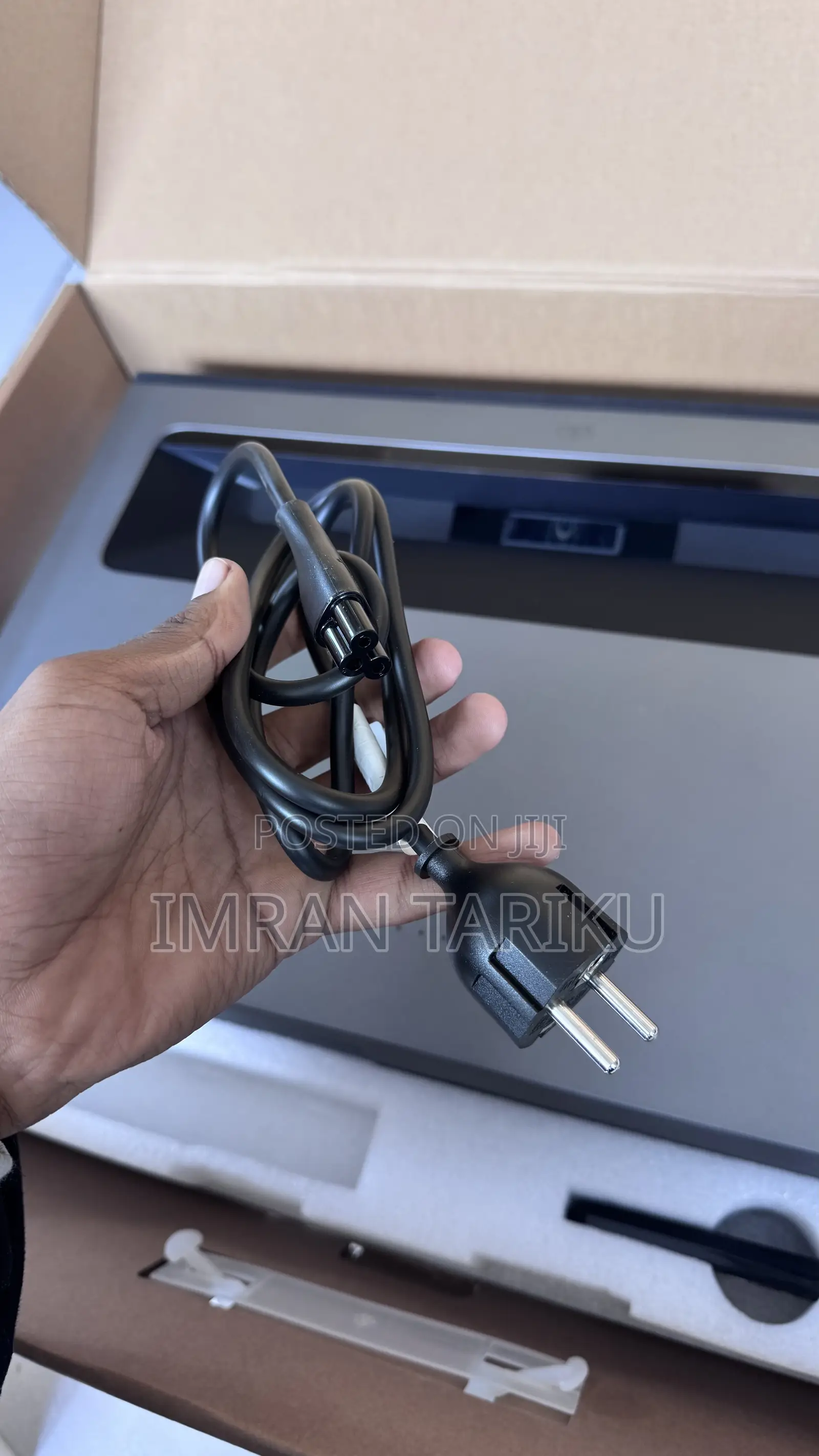 Formovie Ust Laser Projector