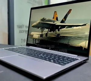 New Laptop HP ZBook Firefly G8 16GB Intel Core i5 SSD 512GB