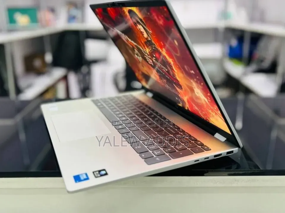 New Laptop HP OmniBook 7 16" 16GB Intel Core 7 SSD 512GB