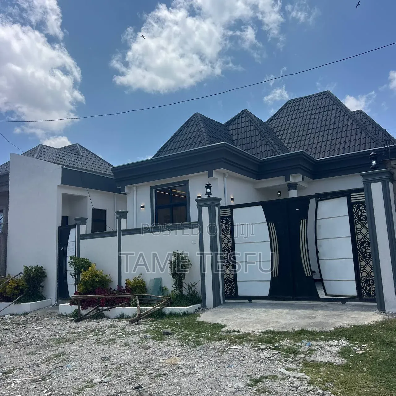Furnished 4bdrm Villa in Hayat, Bole for sale