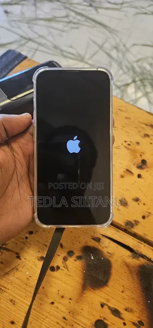 New Apple iPhone 13 128 GB Gold