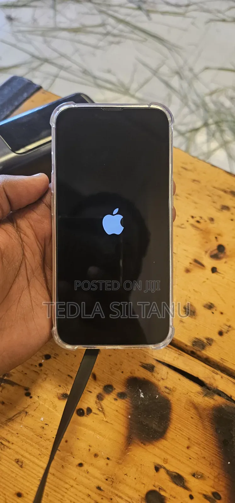 New Apple iPhone 13 128 GB Gold