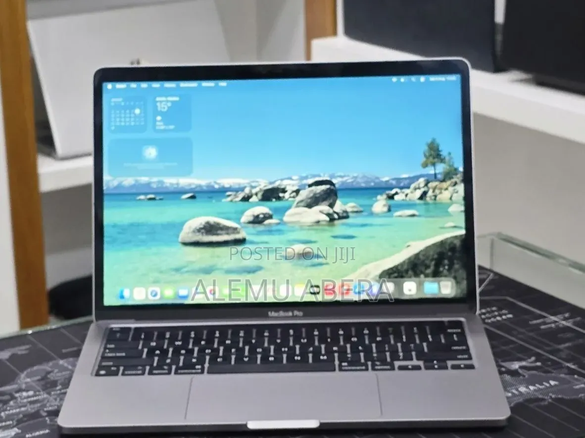 New Laptop Apple MacBook Pro 2022 M2 16GB Apple M2 SSD 256GB