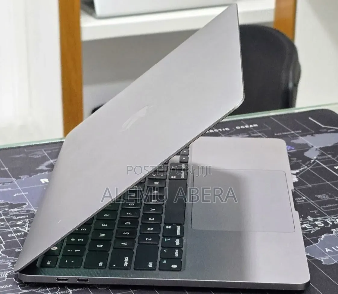 New Laptop Apple MacBook Pro 2022 M2 16GB Apple M2 SSD 256GB