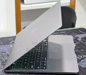 New Laptop Apple MacBook Pro 2022 M2 16GB Apple M2 SSD 256GB