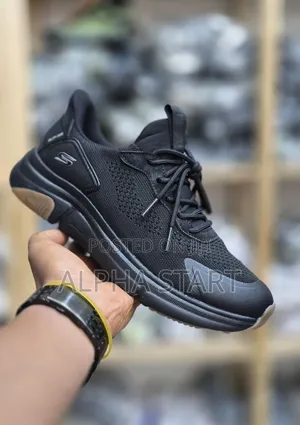 Skechers Black & Brwin High Master Quality for Man's Made in Vietnam