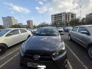Toyota Yaris 2015 Blue