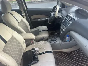 Toyota Yaris 2008 Red