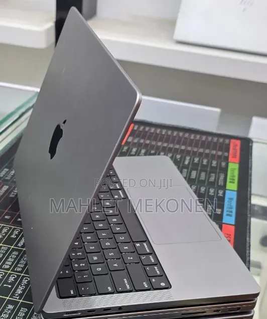 New Laptop Apple MacBook Pro 2021 M1 16GB Apple M1 SSD 512GB