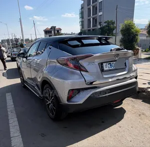 Toyota C-HR 2017 Silver