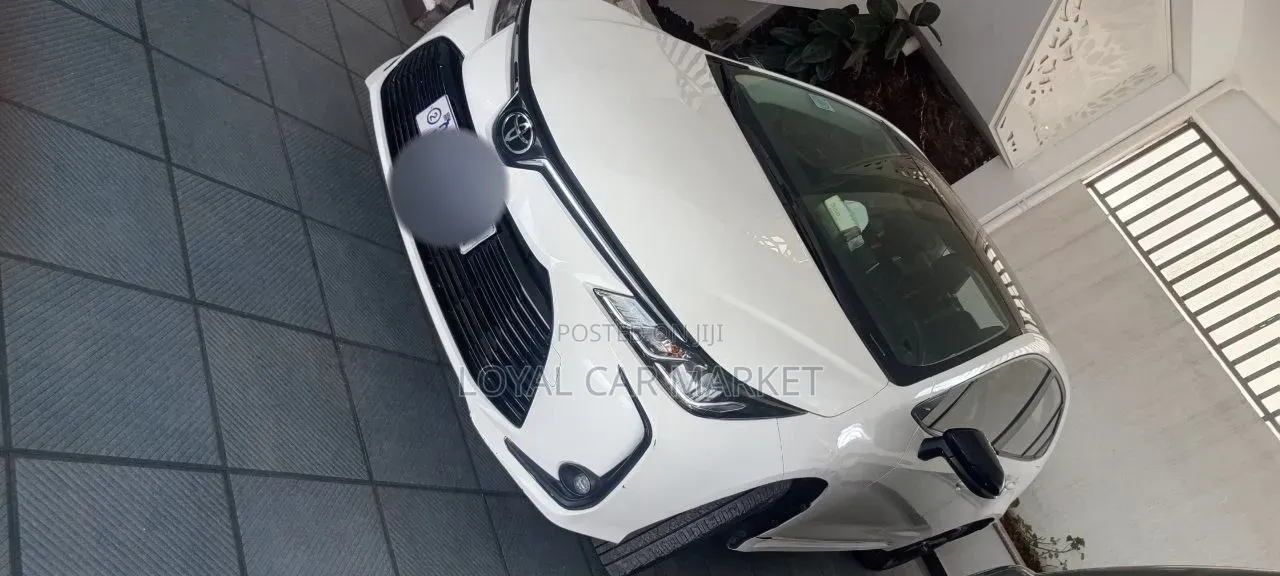Toyota Corolla L 2022 White