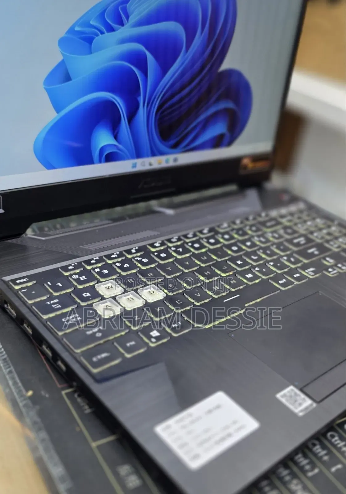 New Laptop Asus 16GB AMD Ryzen 9 SSD 512GB
