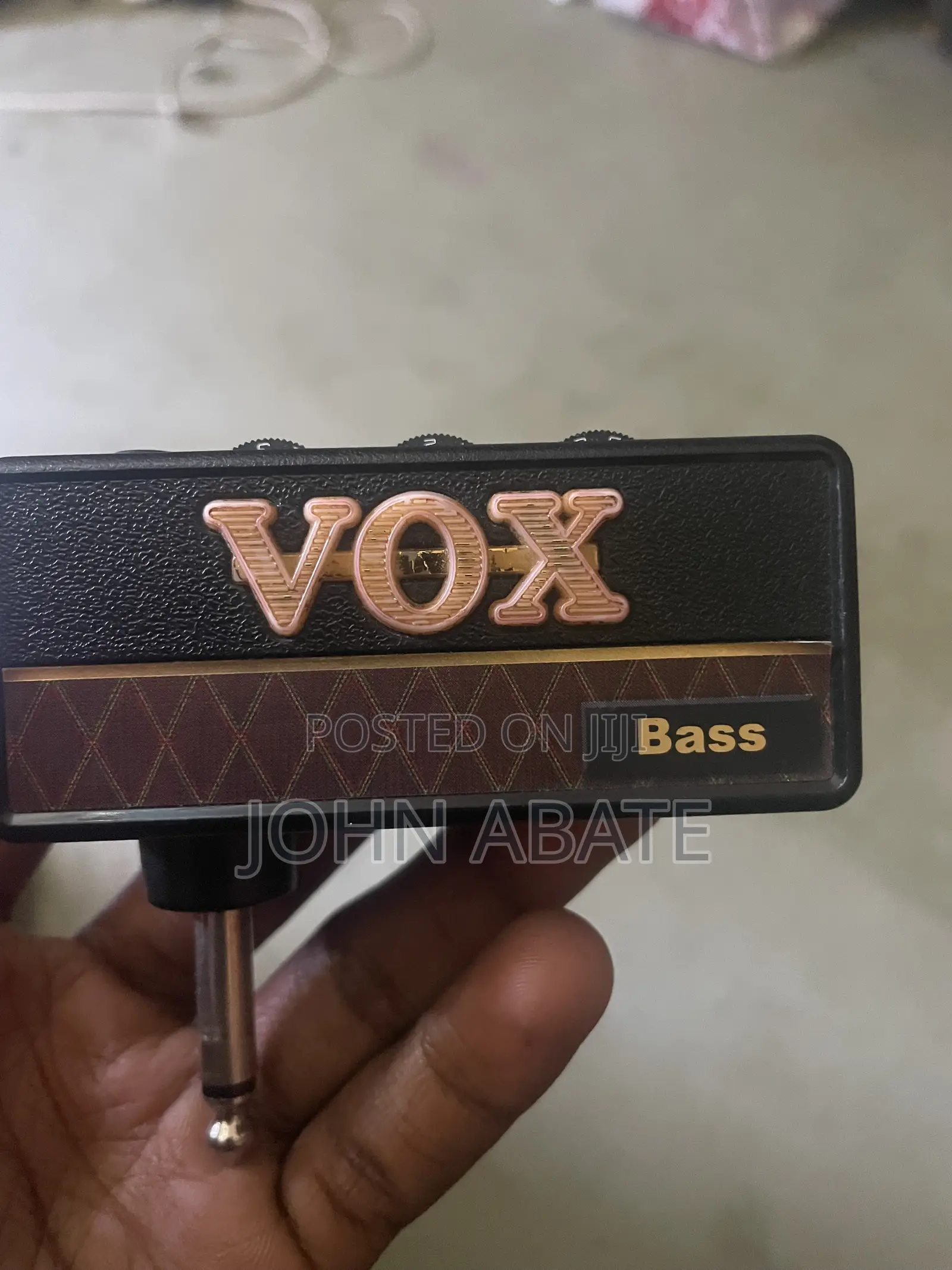 Vox, Amplug