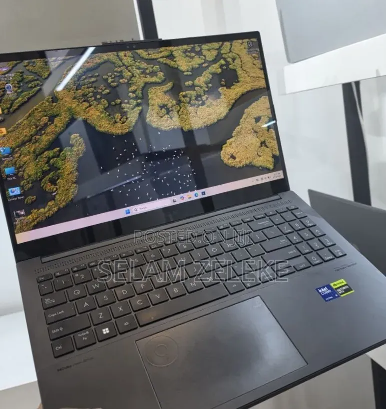 New Laptop Asus 16GB Intel Core Ultra 9 SSD 512GB