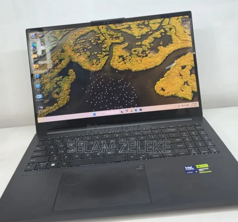 New Laptop Asus 16GB Intel Core Ultra 9 SSD 512GB