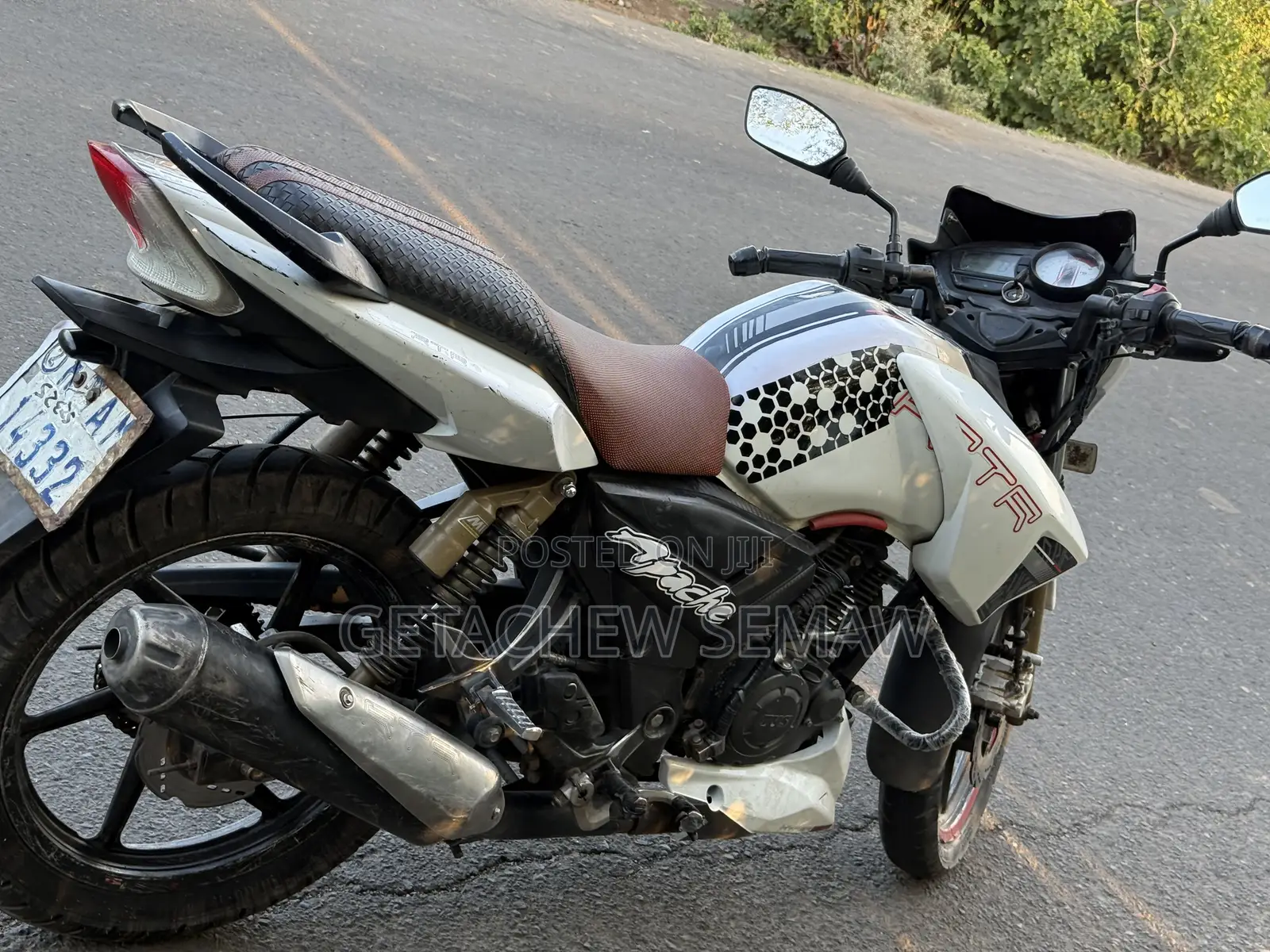 TVS Apache 180 RTR 2019 White