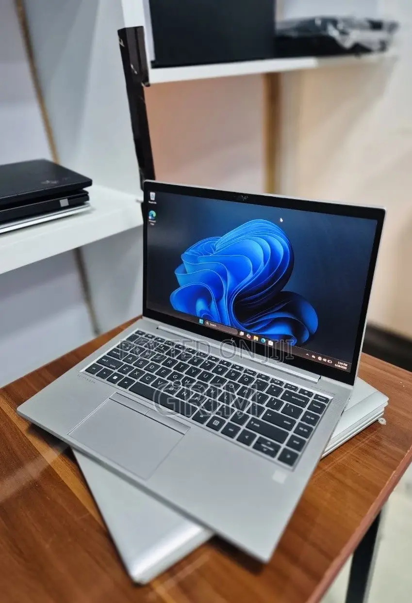 New Laptop HP EliteBook 845 G8 16GB Intel Core i7 SSD 512GB