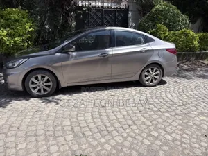 Hyundai Accent 2012 Silver