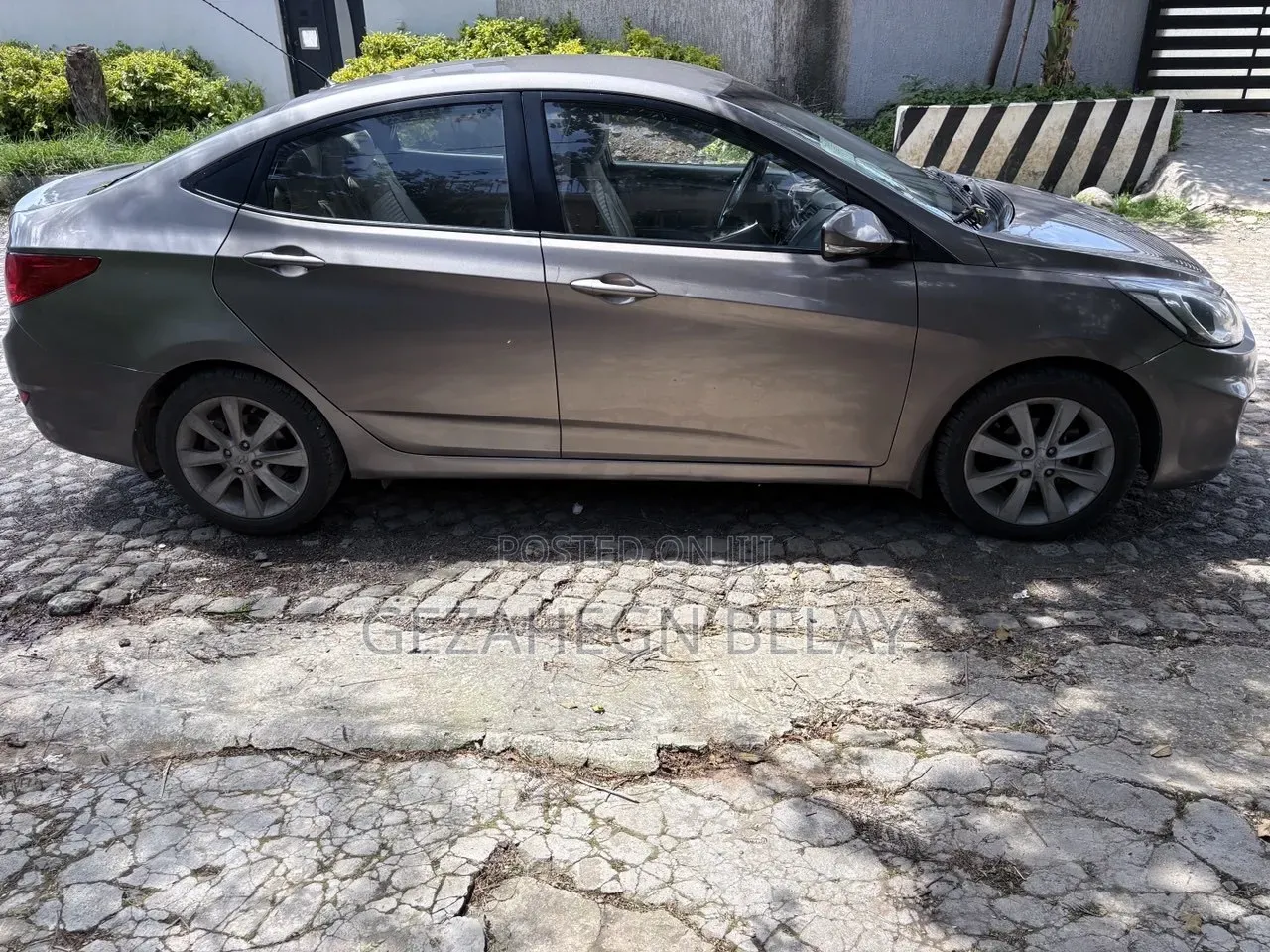 Hyundai Accent 2012 Silver