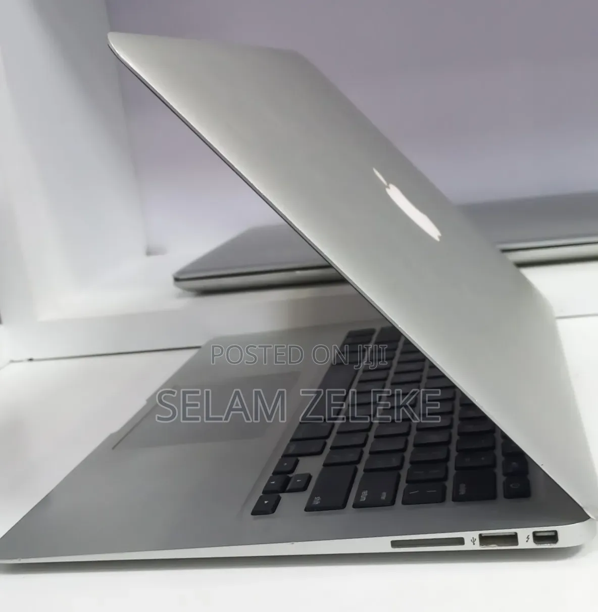 New Laptop Apple MacBook Air 2017 8GB Intel Core i7 SSD 128GB