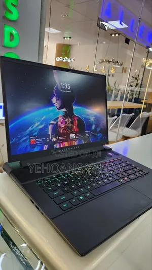 New Laptop Alienware M16 r1 16GB AMD Ryzen 9 SSD 1T