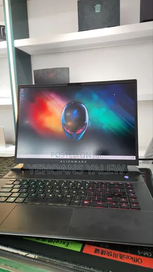 New Laptop Alienware M16 r1 16GB AMD Ryzen 9 SSD 1T