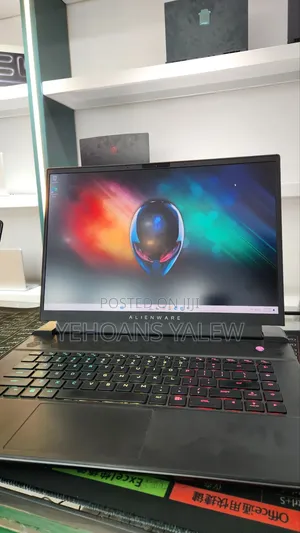 New Laptop Alienware M16 r1 16GB AMD Ryzen 9 SSD 1T