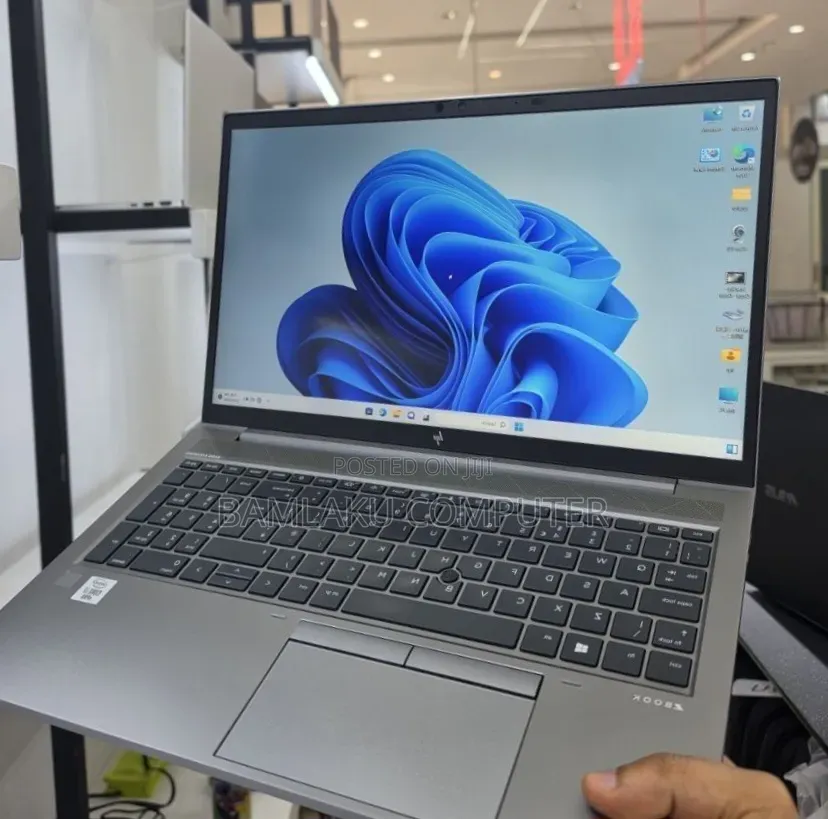 New Laptop HP ZBook Firefly 15 G7 16GB Intel Core i7 SSD 512GB