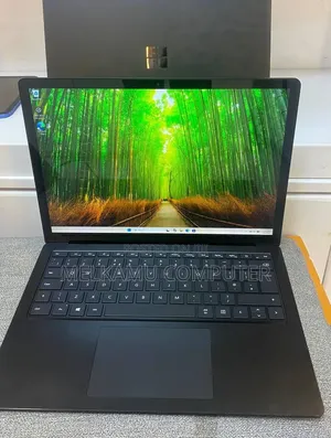 New Laptop Microsoft Surface 16GB Intel Core i7 SSD 512GB
