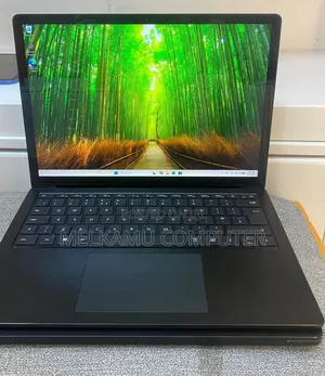 New Laptop Microsoft Surface 16GB Intel Core i7 SSD 512GB