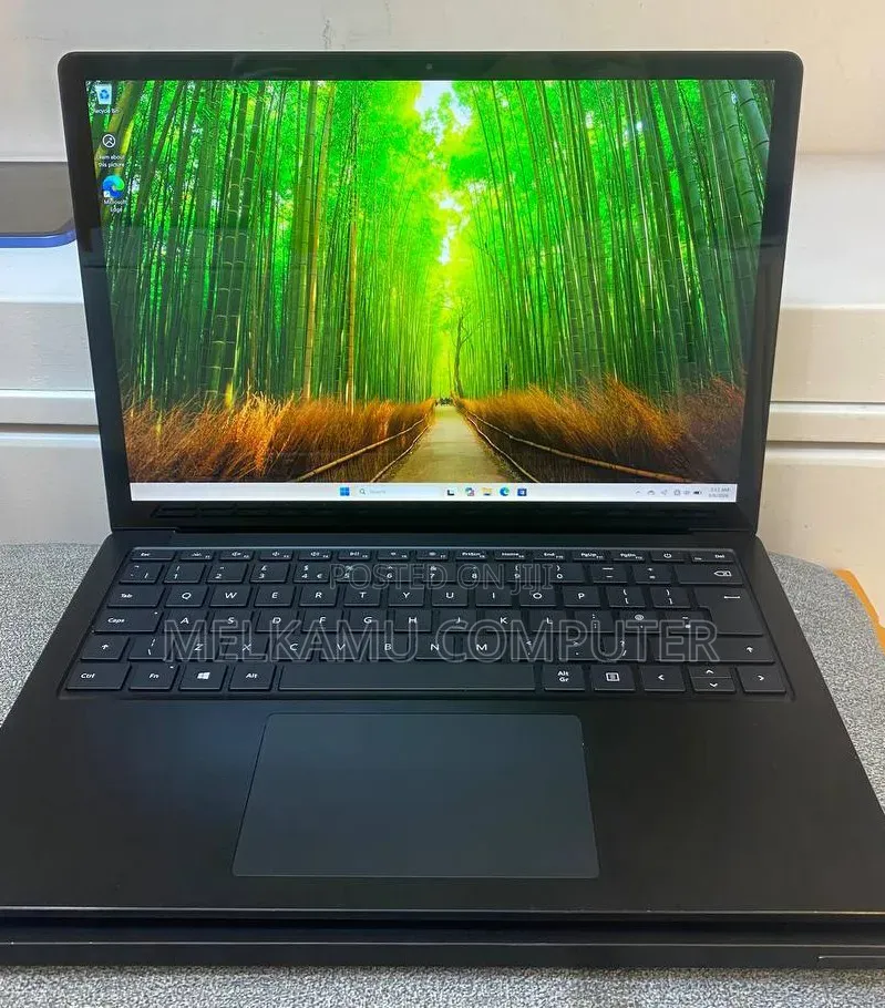 New Laptop Microsoft Surface 16GB Intel Core i7 SSD 512GB